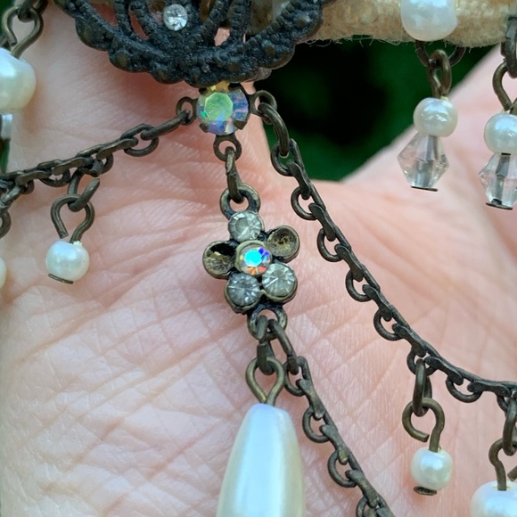 Crystal and Pearl Drape Arm Band - Picture 6 of 9